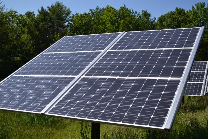 Panell solar en una casa particular