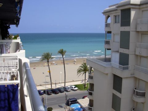 Zona d'apartaments en la plaja de Peniscola