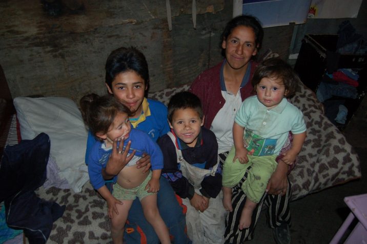 familia en situacions precaries