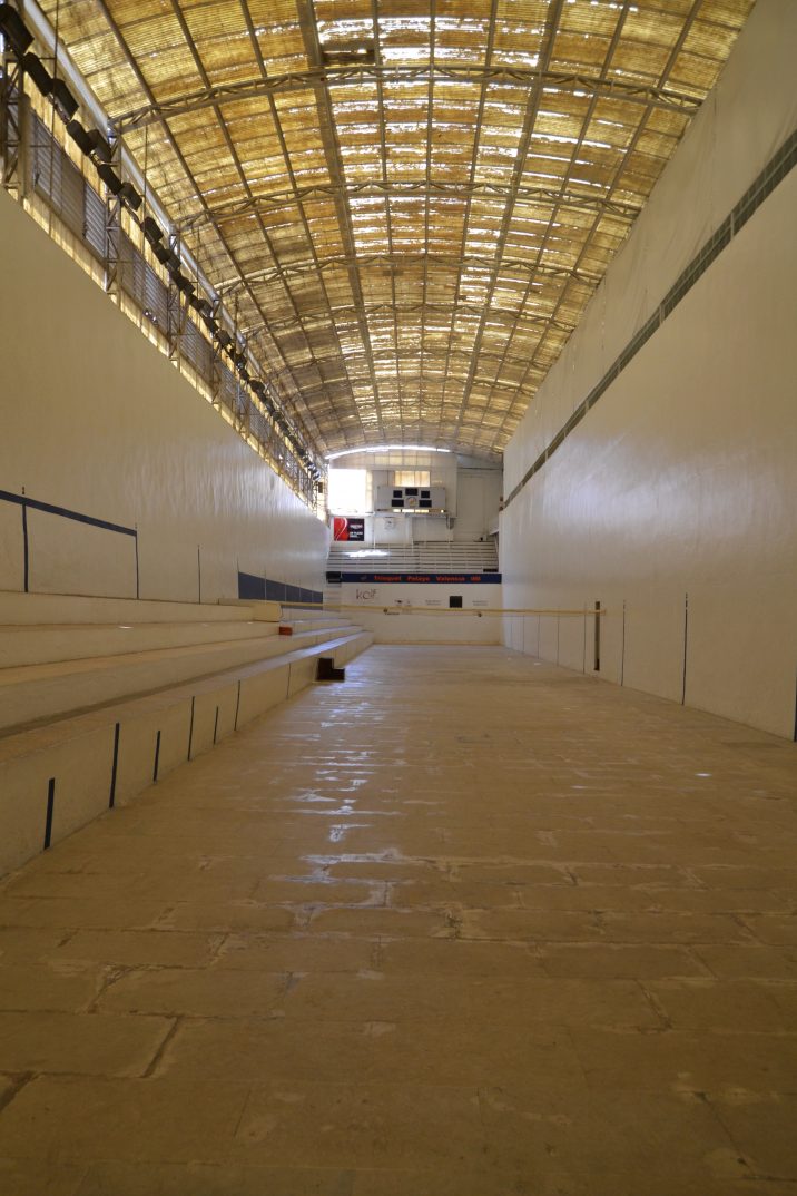 Interior del trinquet Pelayo, edifici historic de la Pilota valenciana