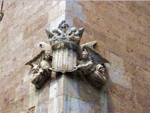 angels en el canto de la llonja, simbol de l'IEV