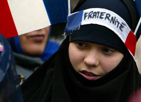 pautas-para-una-nueva-francia-libertad-para-el-velo-y-arabe-obligatorio-en-la-escuela_ecestaticos
