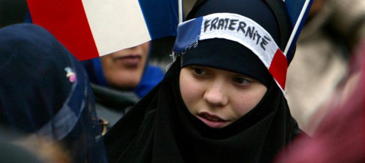 pautas-para-una-nueva-francia-libertad-para-el-velo-y-arabe-obligatorio-en-la-escuela_ecestaticos