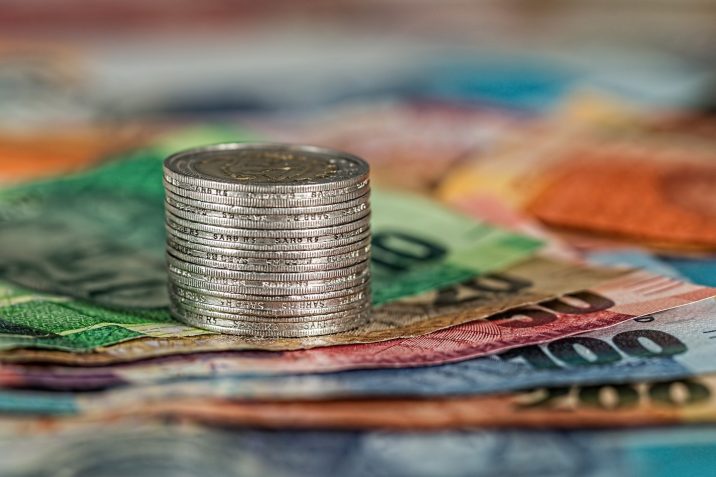 coins-1726618_1920_pixabay-_steve_buissinne