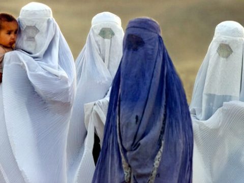 llegada-talibanes-mujeres-derechos-retroceden_1681942128_157914702_667x375